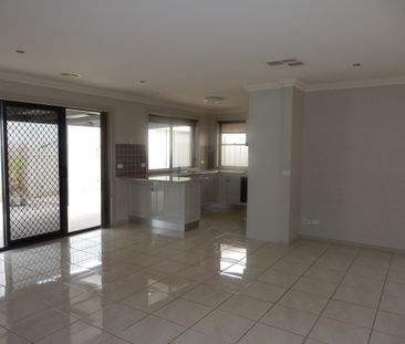 2 Cottlesloe Court, West Wodonga - Photo 6