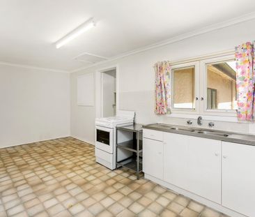 Private and Secure - Photo 3