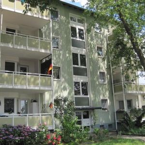 Stop! Ansprechende 3-Zimmer-Wohnung - Foto 2