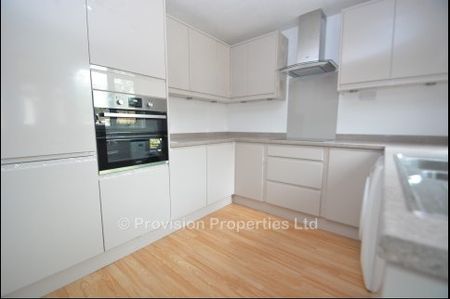 2 Bedroom Student Houses in Leeds - Photo 2