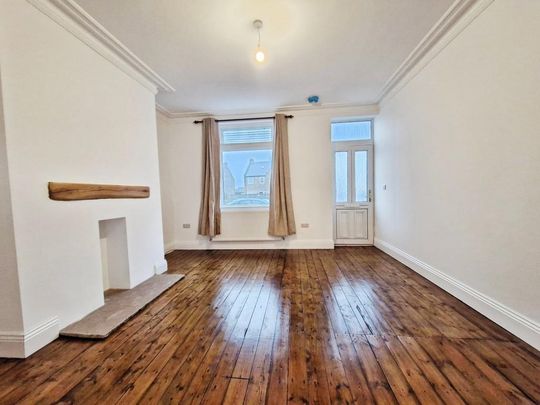 2 bedroom end of terrace house to rent - Photo 1