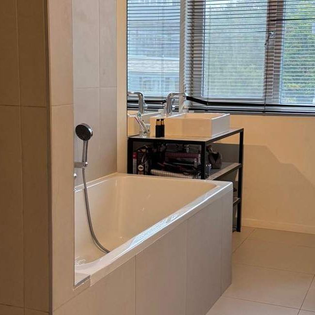 Appartement te huur in Genk voor € 950 met 2 slaapkamers - Photo 1