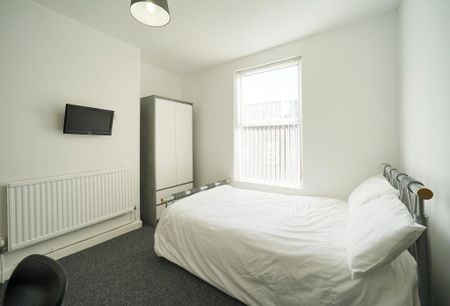 6 bedroom house to rent - Photo 2