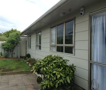 Paraparaumu Beach - 3 Bedrooms - Photo 3