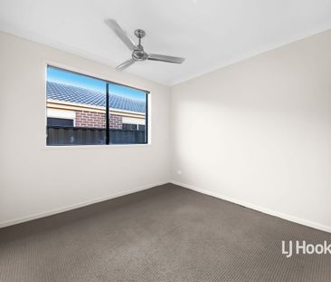 The Perfect Blend of Space, Comfort and Location! APPLICATIONS NOW ... - Photo 5