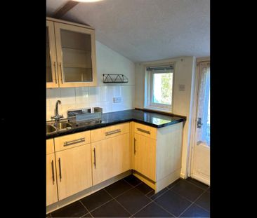 2 bedroom terraced house to rent - Photo 1