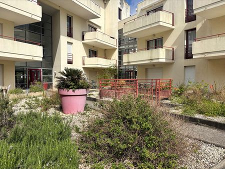 Location Appartement 1 pièce 22m² - Photo 3