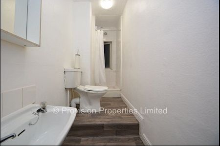 2 Bedroom Flats in Leeds - Photo 4