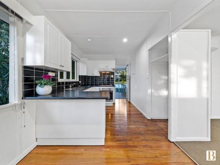 8 ROBERTS STREET, North Ipswich QLD 4305 - House For Rent | Domain - Photo 5