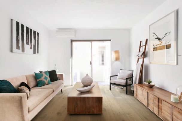Renovated Apartment in Prime Location! - Photo 1