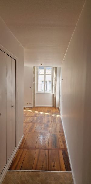 A LOUER - BELLEY STUDIO 2E ETAGE , Belley - Photo 1