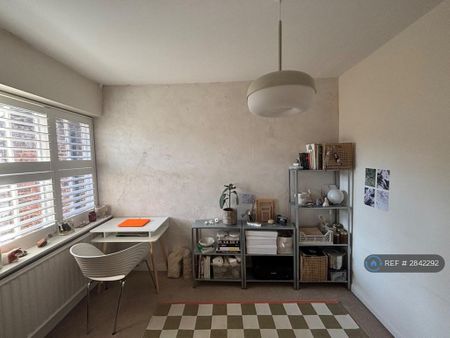 2 bedroom semi-detached house to rent - Photo 5