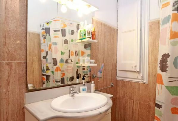 Carrer de Nàpols, Barcelona, Catalonia 08025 - Photo 1