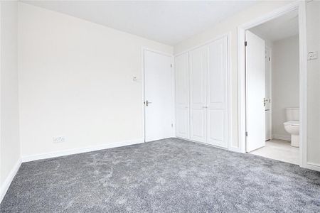 3 bedroom end of terrace house to rent - Photo 4