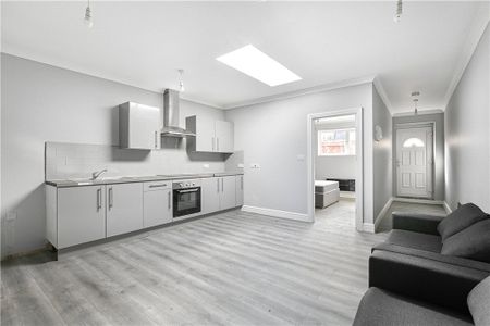 High Street Colliers Wood, London, SW19 2BT - Photo 4