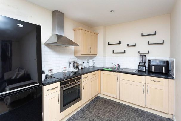 2 bedroom flat to rent - Photo 1