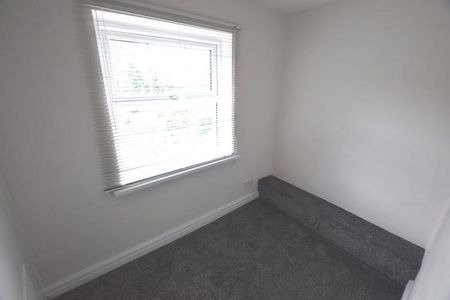 2 Bedroom Terraced To Let - Photo 3