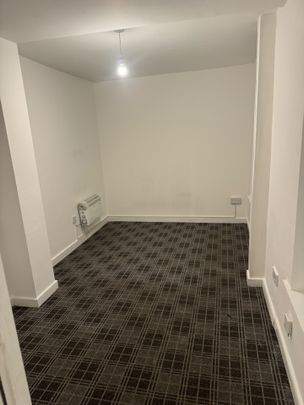 Room in a Shared Flat, Kenyon Lane, M40 - Photo 1