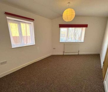 Grange Crescent, Thamesmead, SE28 - Photo 2