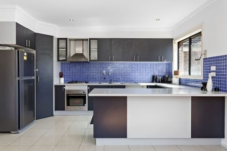 Spacious and Bright 3-Bedroom Home in Thomastown - Photo 4