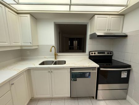 For Lease - 5418 Yonge Street Unit# 1601, Toronto, Ontario - Photo 4