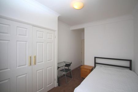 5 bedroom maisonette to rent - Photo 3