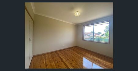 3 Bedroom Half House - Photo 4