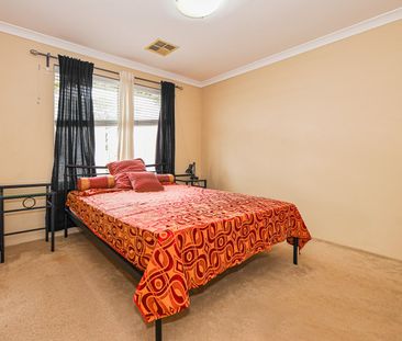 MODERN 2-STOREY TOWNHOUSE - Photo 2
