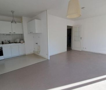 Proche centre-ville et commerces - appartement T2 - 45 m² habitables. - Photo 6