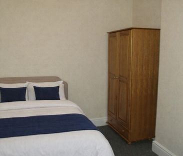 3 bed Mid Terraced House for Rent - Photo 4