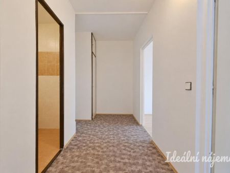 Pronájem bytu 3+1 71 m2 - Fotografie 2