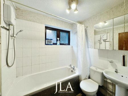 1 bedroom flat to rent - Photo 5