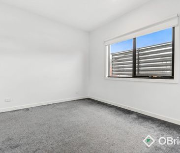 Modern Townhouse Living - Photo 5