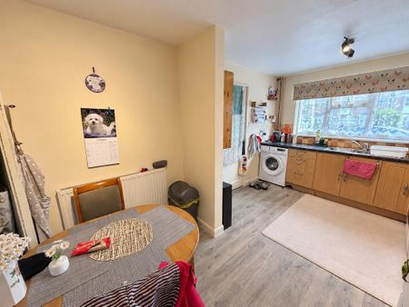 3 bedroom terraced house to rent - Photo 4