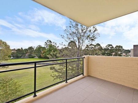 Modern 2-Bedroom Ground Floor Apartment – Prime Location in Westmead - Photo 2