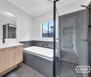 Stunning Home with Modern Kitchen and Expansive Balcony for Rent in... - Photo 6