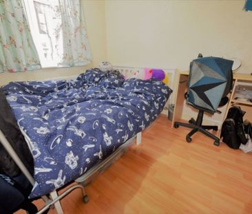 2 bedroom House in Manor Avenue, Leeds - Photo 6