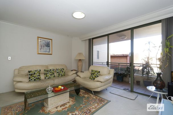 Spacious 2 Bedroom Apartment - Photo 1