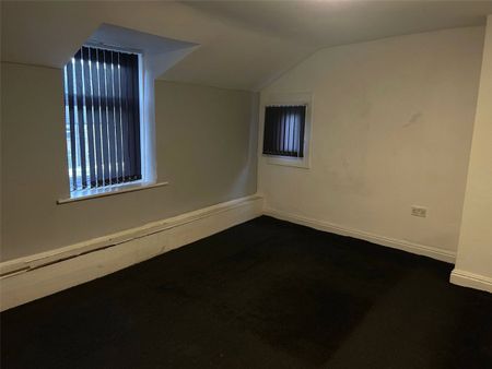 Daisy Hill, Dewsbury, West Yorkshire, WF13 - Photo 3