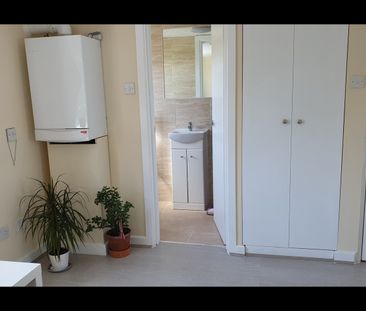 Studio Flat, Coles Green Rd, NW2 - Photo 1