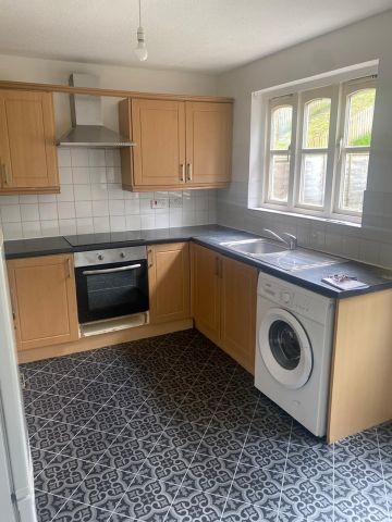 2 Bed End Terrace, Priesthill Road, G53 - Photo 2