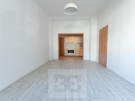 Pronájem bytu 2+kk 47 m2 - Fotografie 4