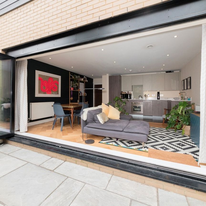 1 Bed Flat, Barn Street, N16 - Photo 1