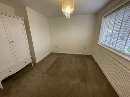 3 bedroom detached bungalow to rent - Photo 2