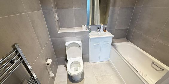 3 bedroom terraced house to rent - Photo 3