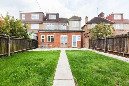1 bedroom in a house share to rent - Photo 4