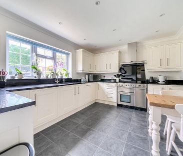 4 bedroom link detached house to rent - Photo 4