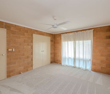 Comfortable Family Living in Red Cliffs - Photo 4