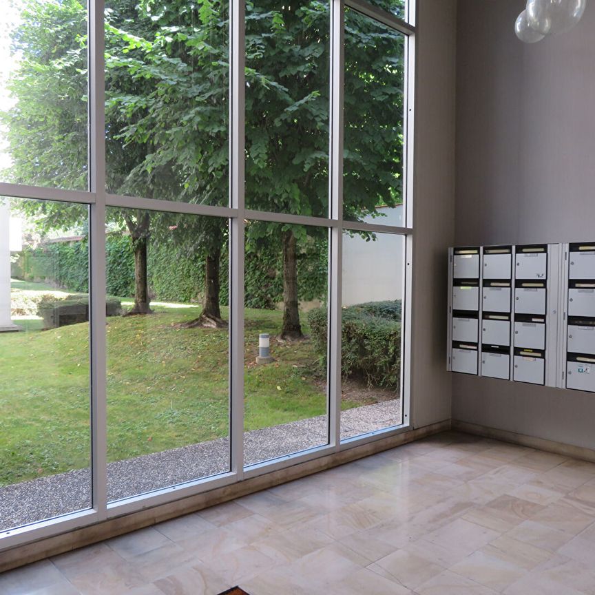 Appartement à louer - REIMS CENTRE- RUE DES MOISSONS - Photo 1
