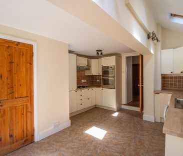 3 bedroom terraced house to rent - Photo 6